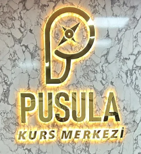 Pusula Kurs Merkezi amblemi